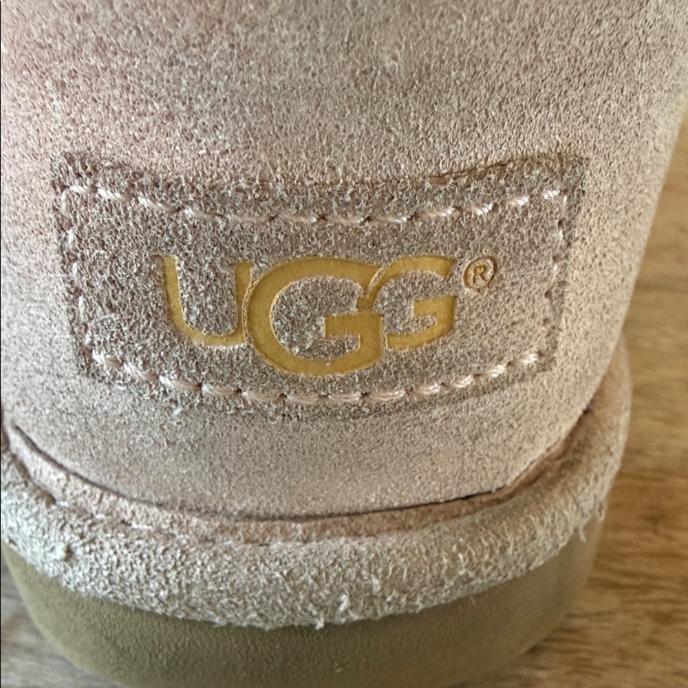 UGG women’s 6 Pink Suede Boots with Gold‎ Logo - Picture 2 of 6